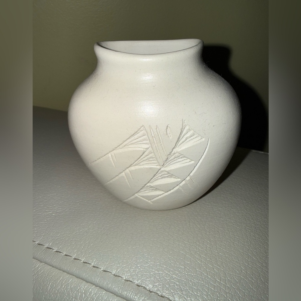 Pink and White Decorative Vase - Picture 6 of 9